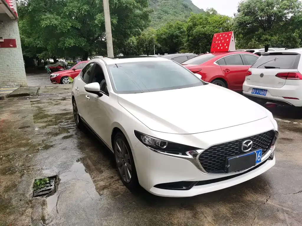 Mazda 3 Axela 2023