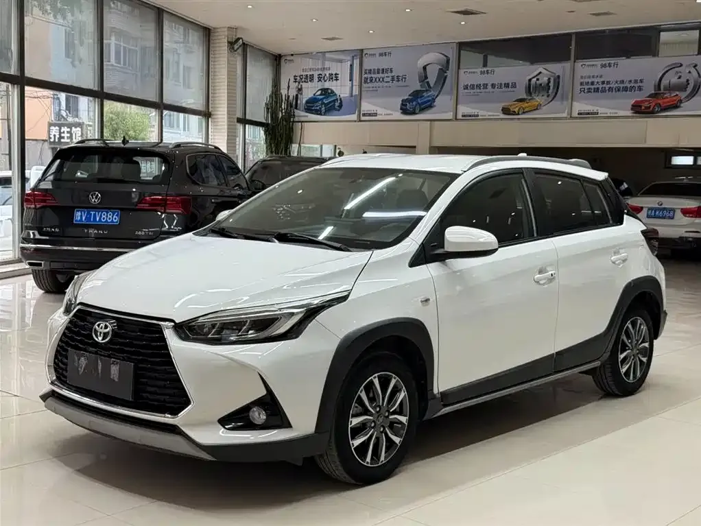 Toyota Yaris L 2022