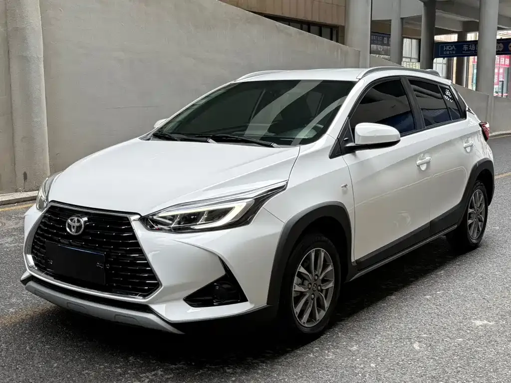 Toyota Yaris L 2023