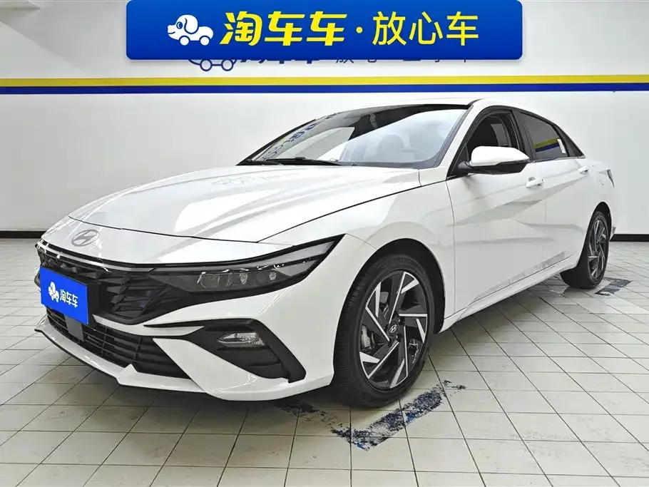 Hyundai Elantra 2025
