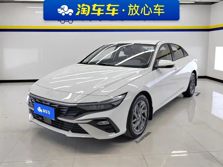 Hyundai Elantra 2025