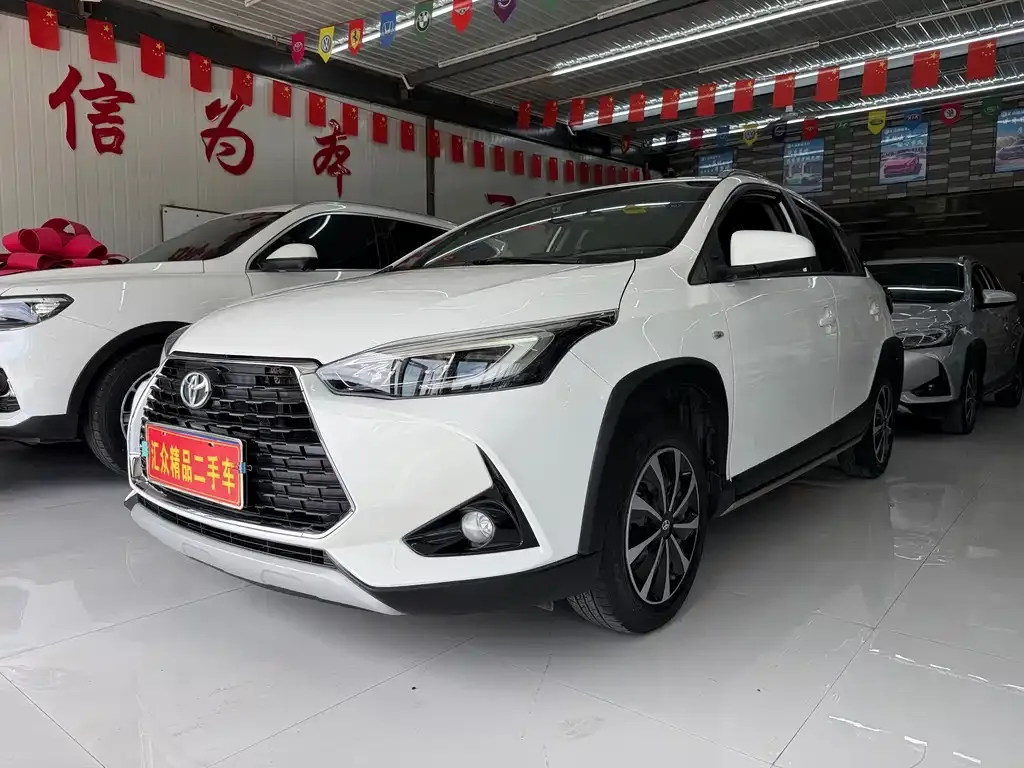 Toyota Yaris L 2022
