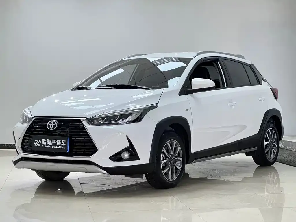 Toyota Yaris L 2023
