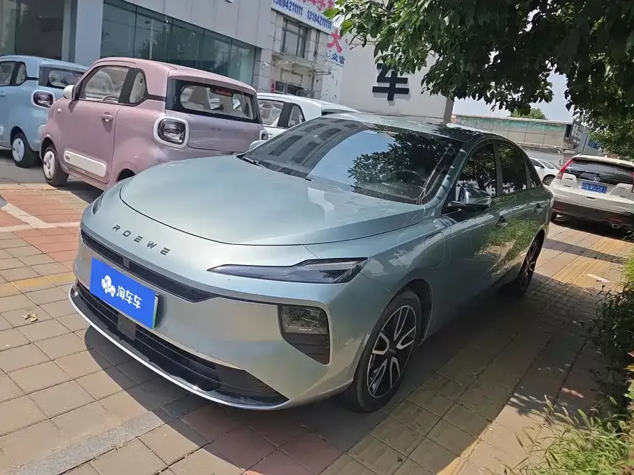 Roewe D6 2025
