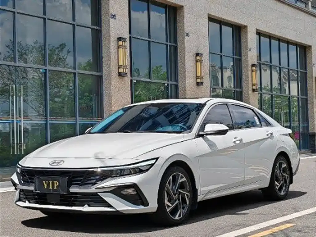 Hyundai Elantra 2025