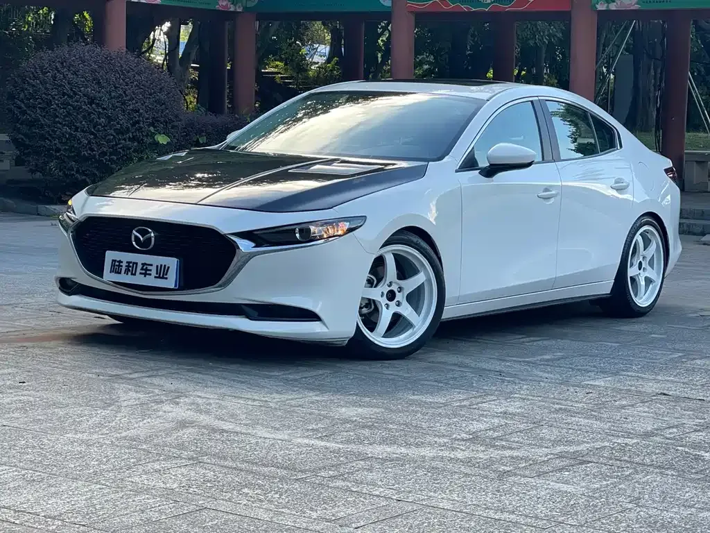 Mazda 3 Axela 2024