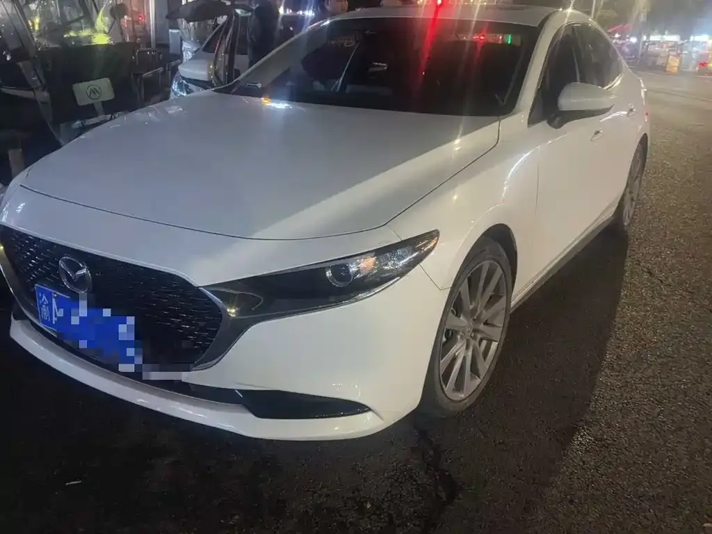 Mazda 3 Axela 2024