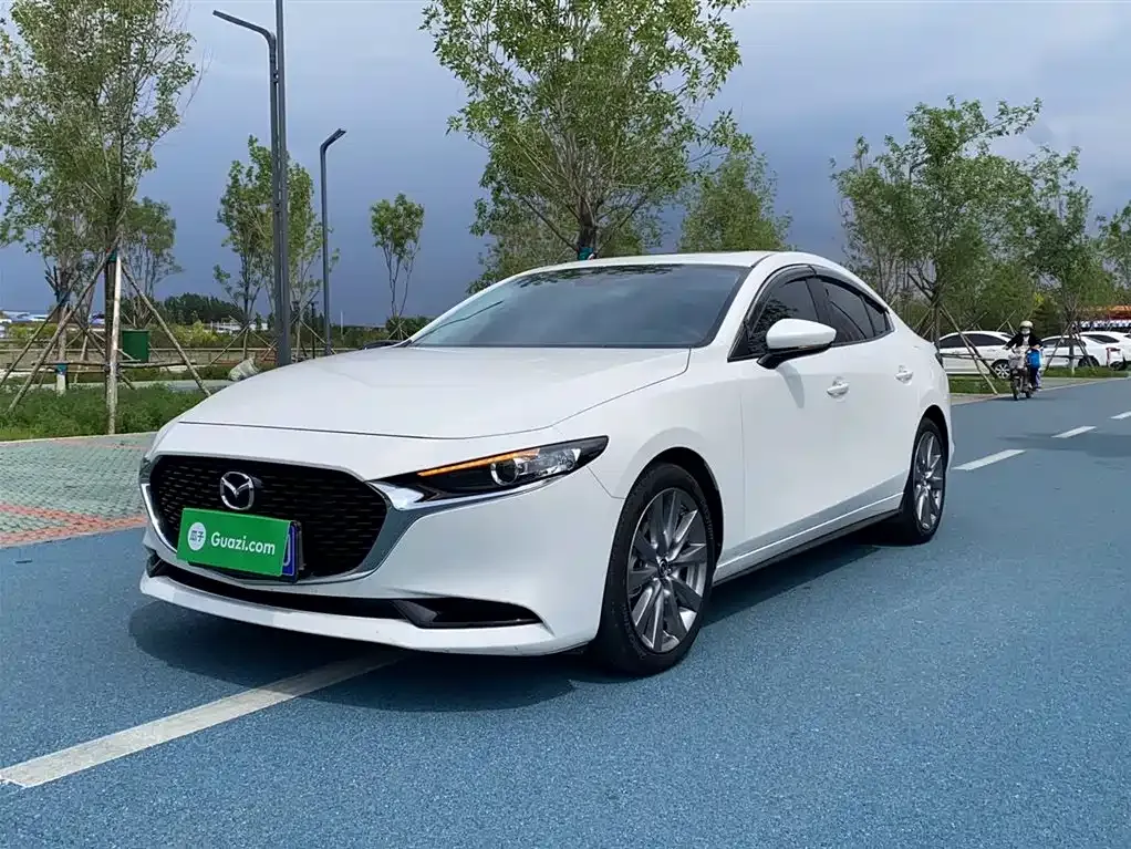 Mazda 3 Axela 2024