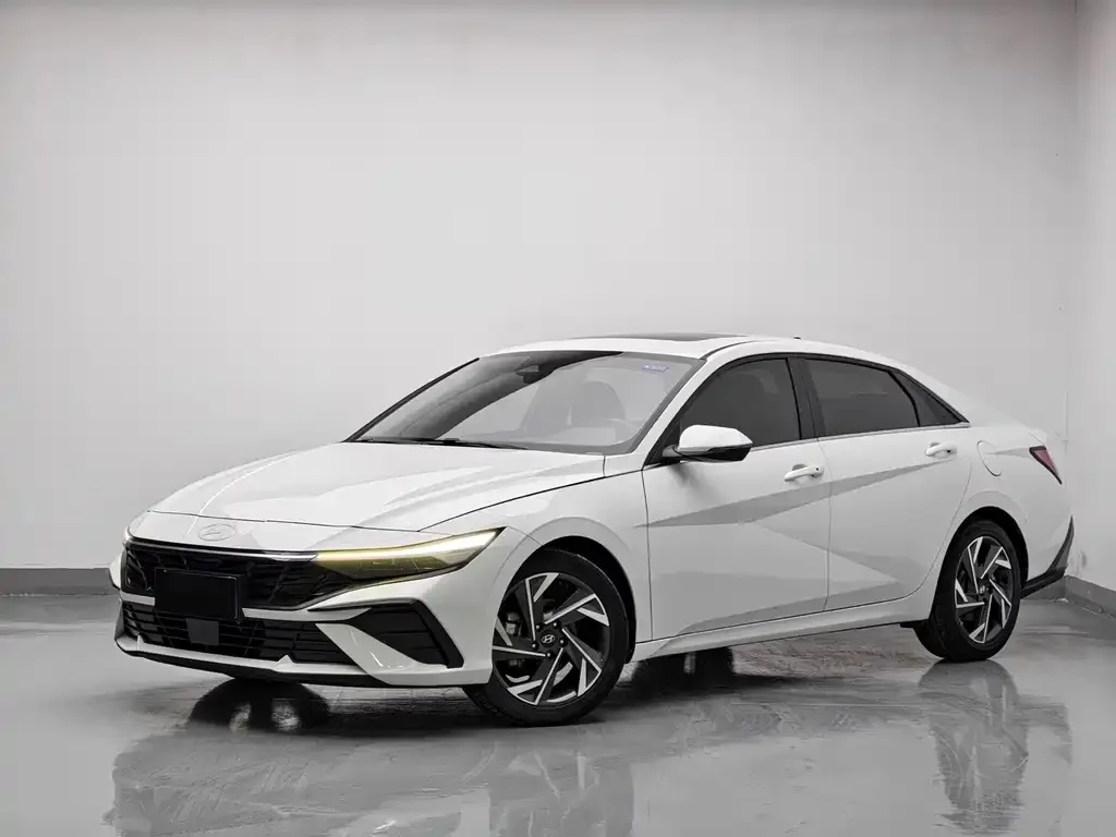 Hyundai Elantra 2024