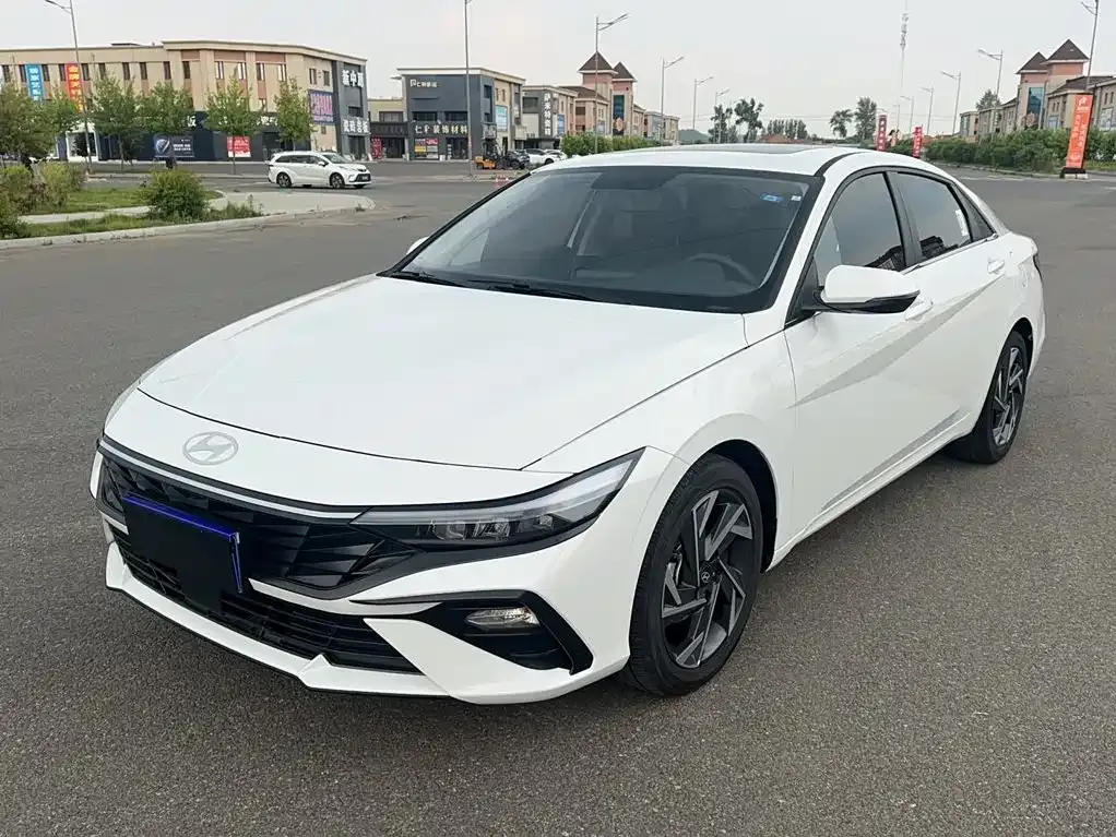 Hyundai Elantra 2025