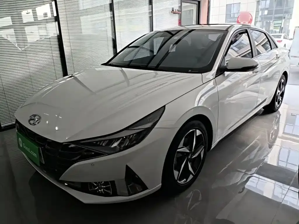 Hyundai Elantra 2023