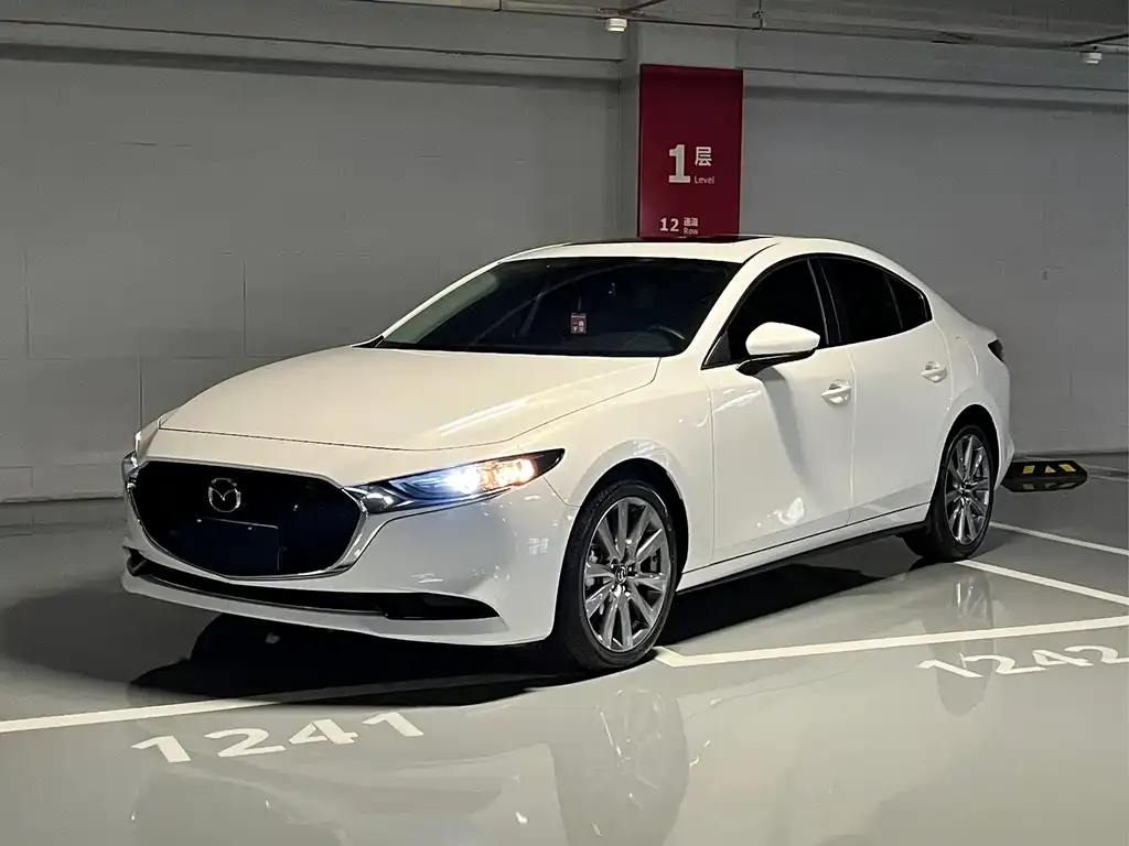 Mazda 3 Axela 2024