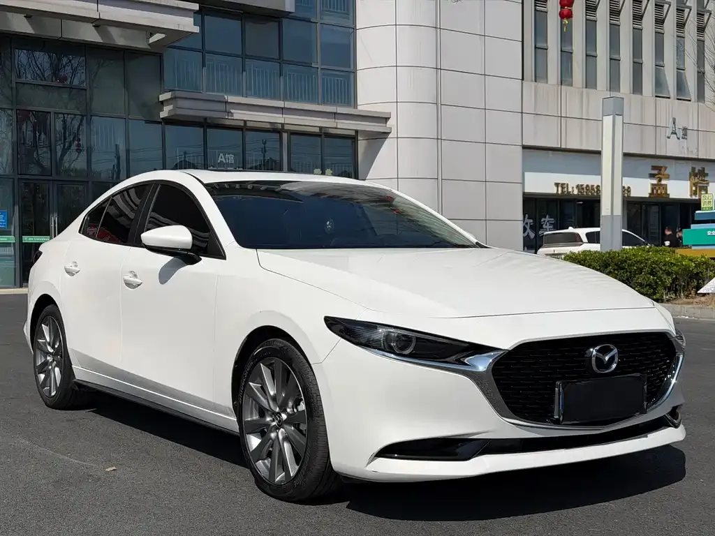 Mazda 3 Axela 2024