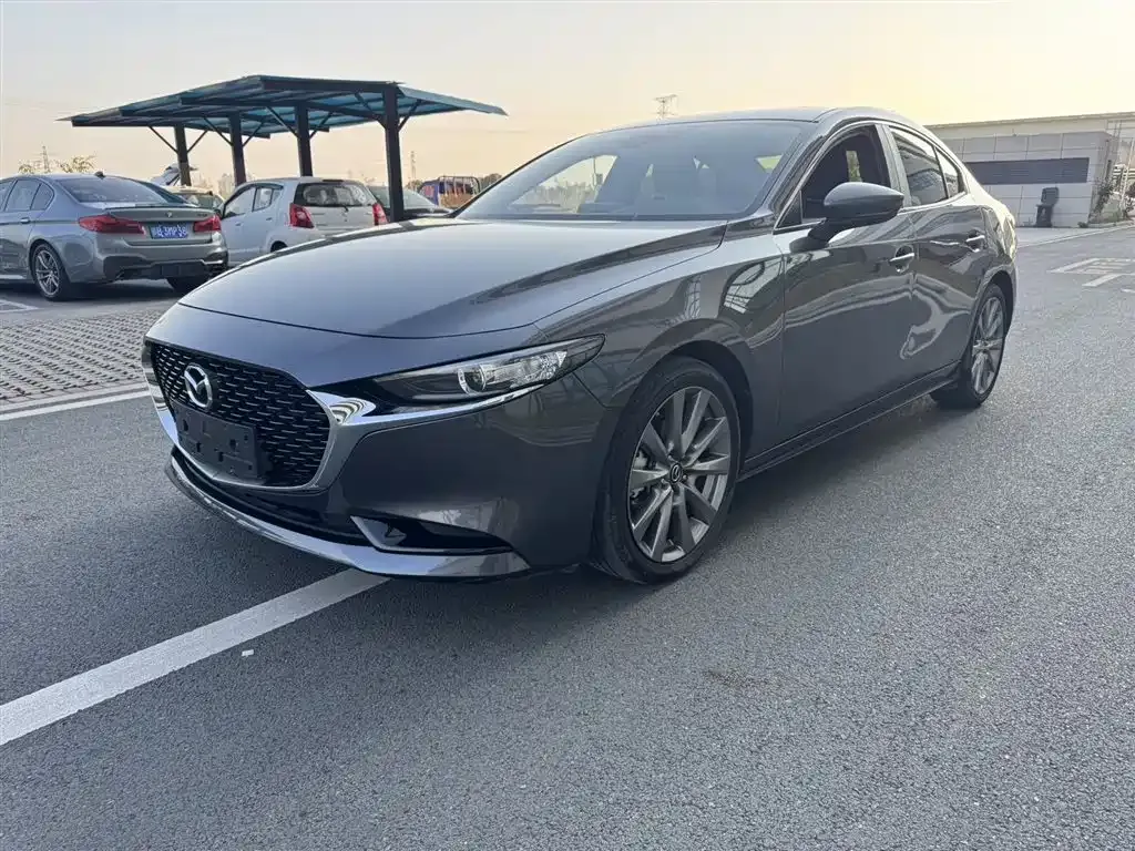 Mazda 3 Axela 2024