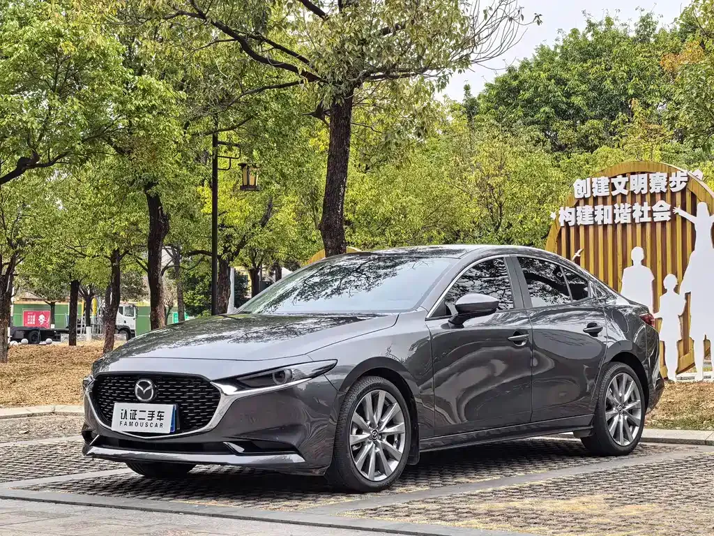 Mazda 3 Axela 2024