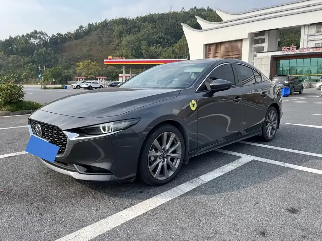 Mazda 3 Axela 2024
