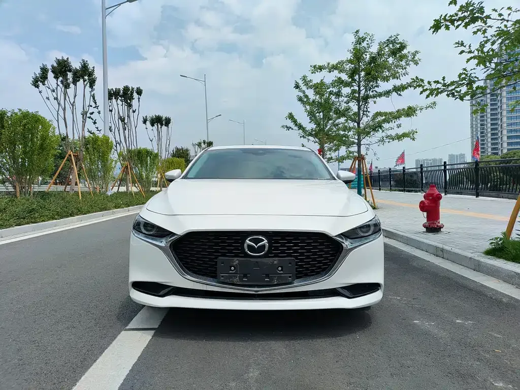 Mazda 3 Axela 2024