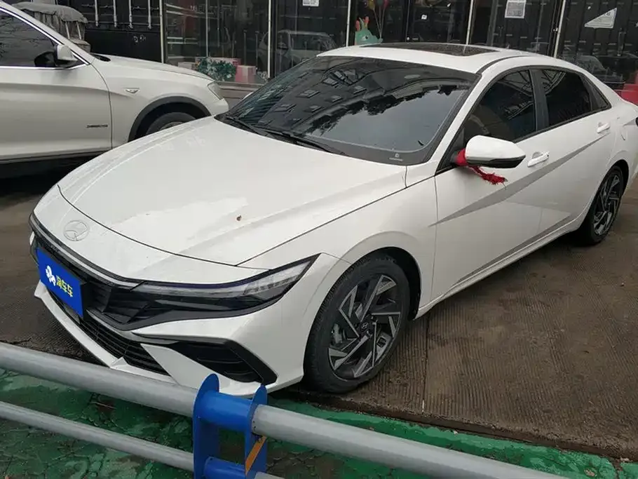Hyundai Elantra 2025