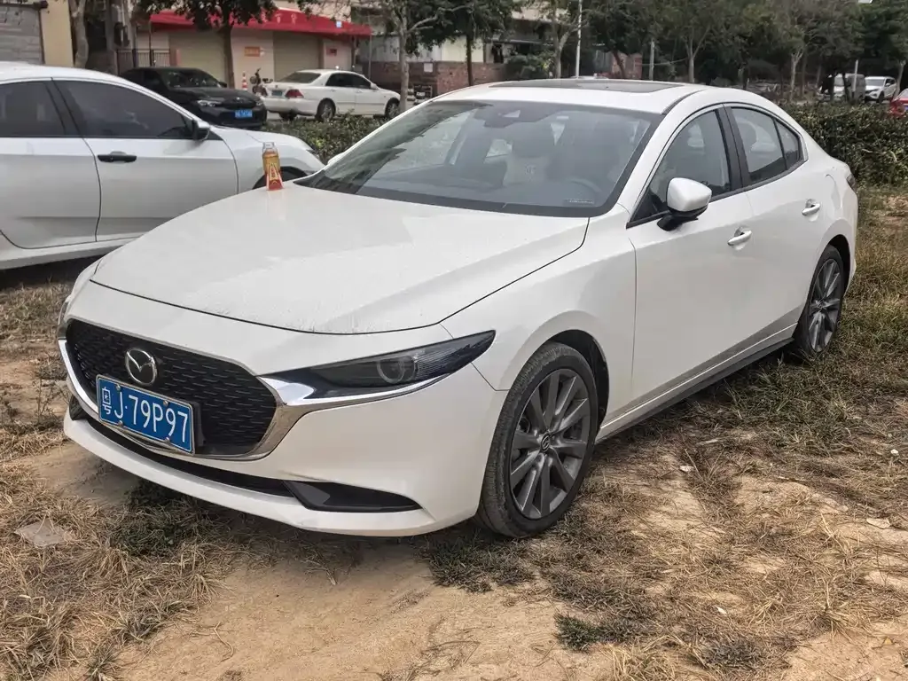Mazda 3 Axela 2024