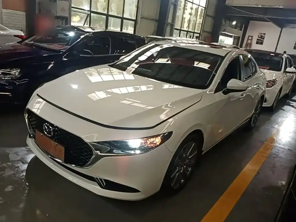 Mazda 3 Axela 2024