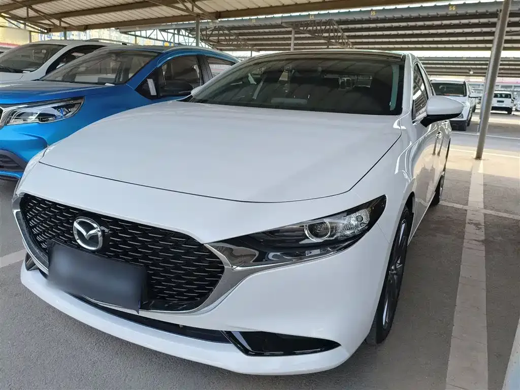 Mazda 3 Axela 2024
