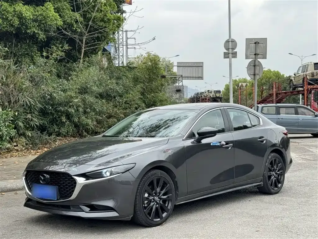 Mazda 3 Axela 2024