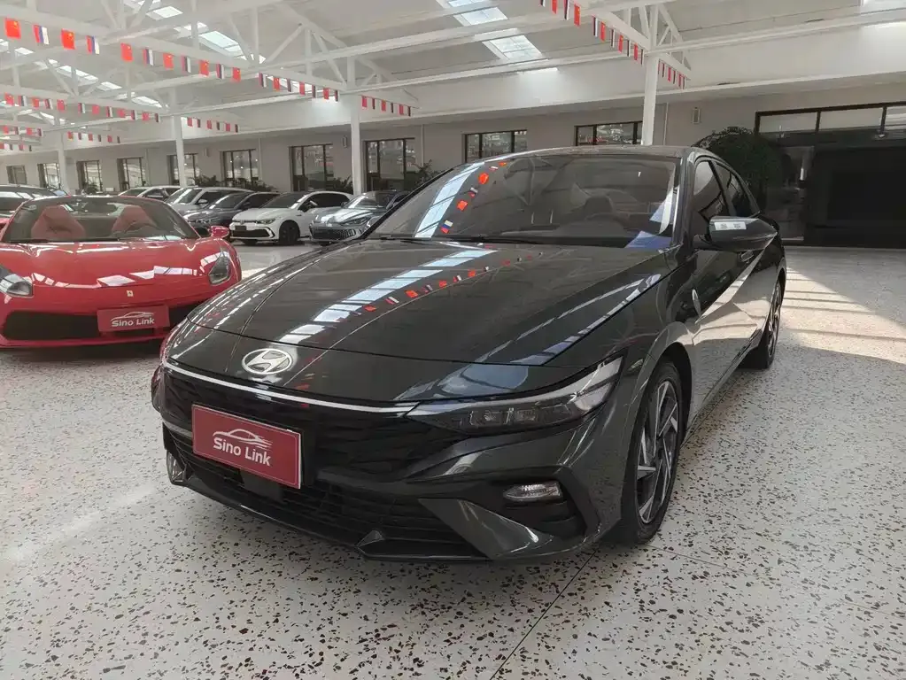 Hyundai Elantra 2023
