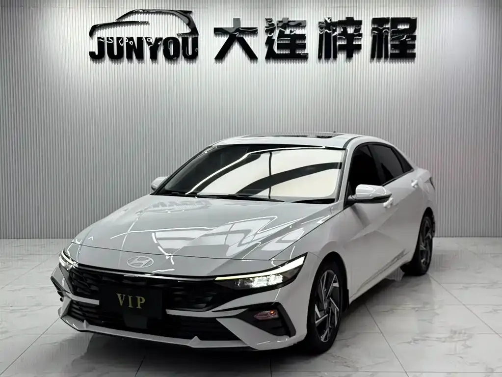 Hyundai Elantra 2024