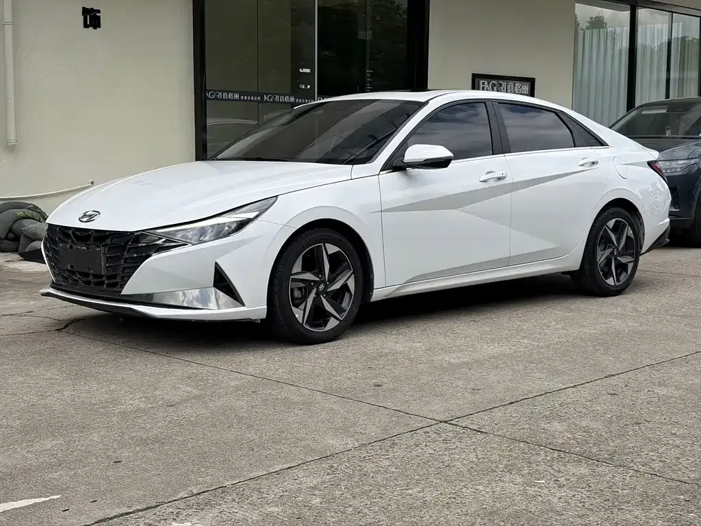 Hyundai Elantra 2023