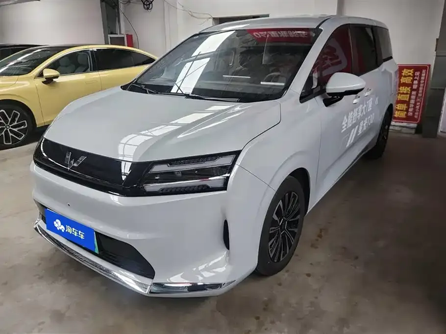 Wuling Starlight 730 New Energy 2025