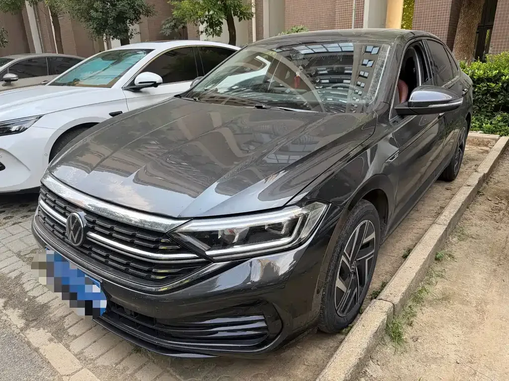 Volkswagen Sagitar 2022