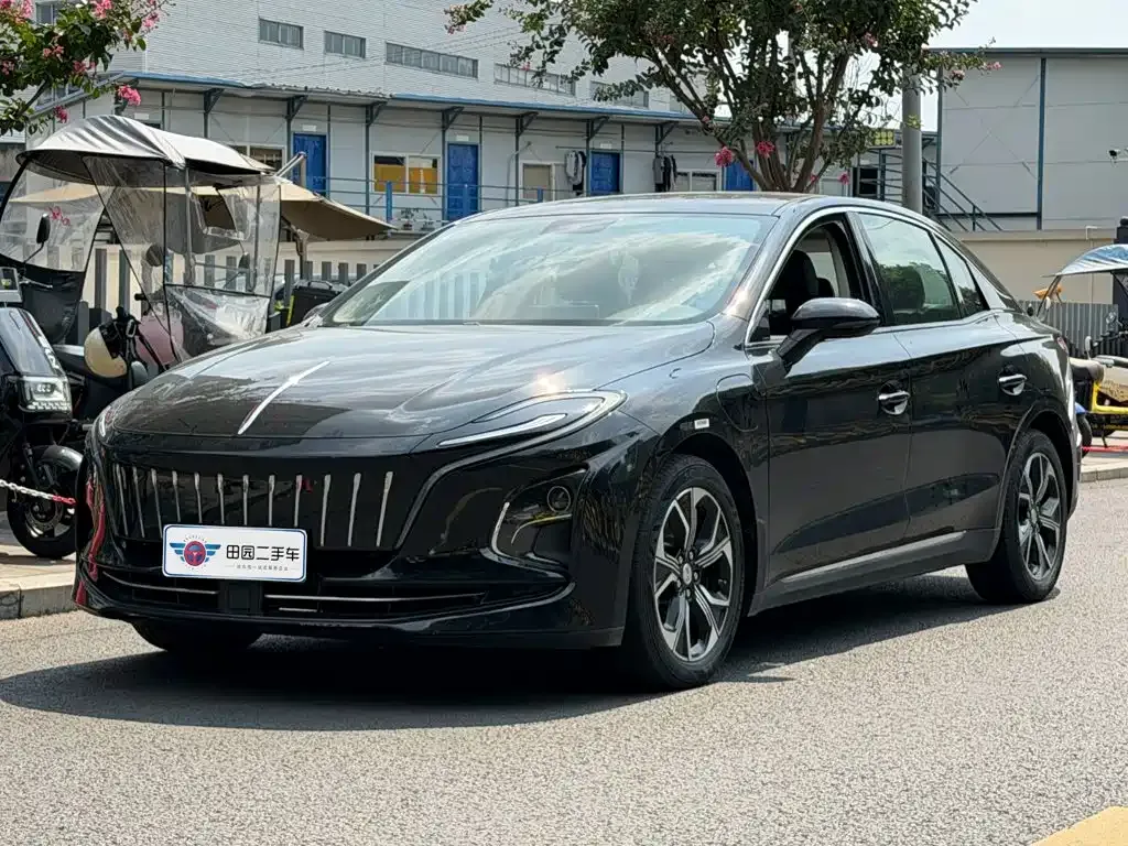 Hongqi E-QM5 2022