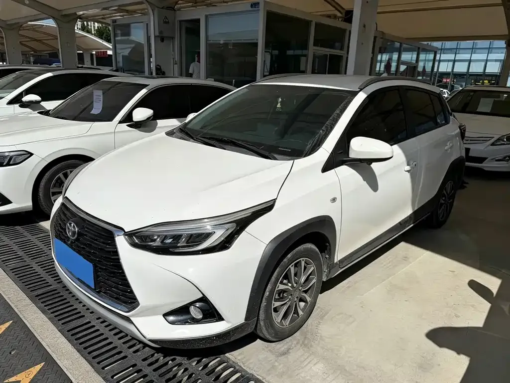 Toyota Yaris L 2023
