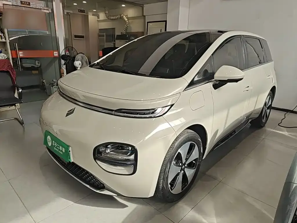 Baojun Yunduo 2024