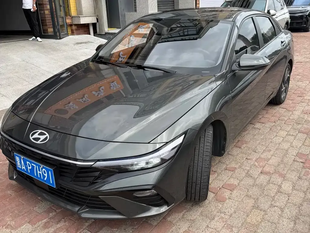Hyundai Elantra 2024
