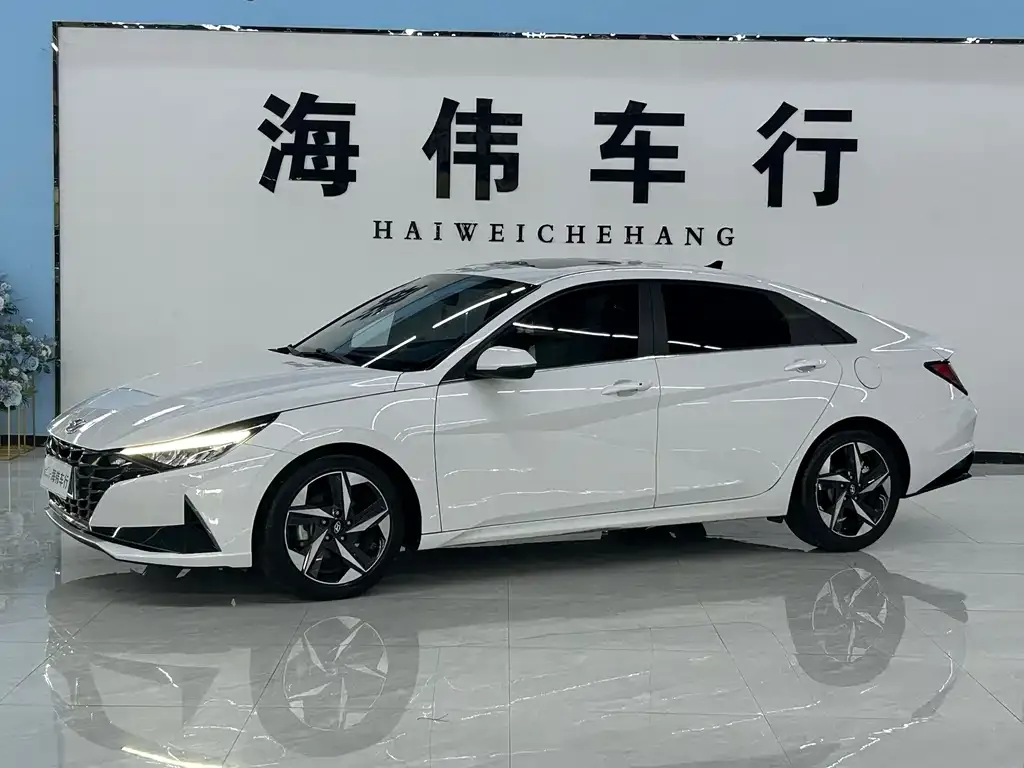 Hyundai Elantra 2023