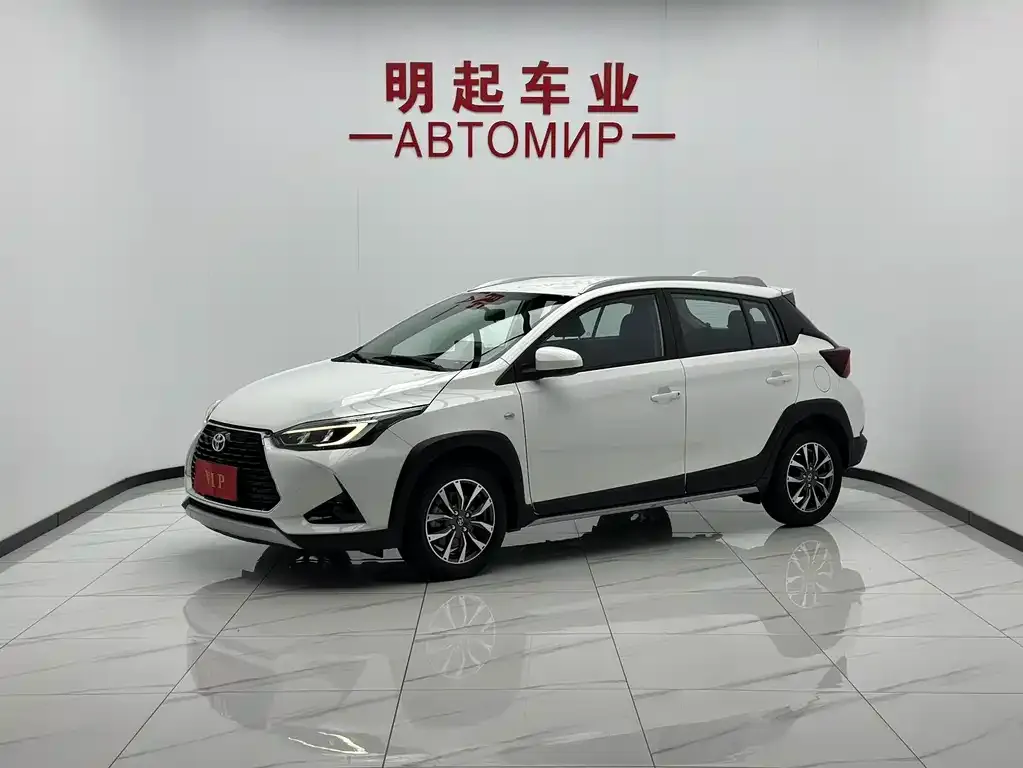 Toyota Yaris L 2023