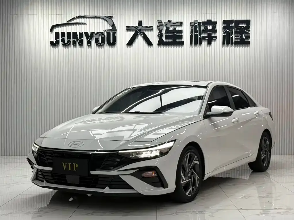 Hyundai Elantra 2024