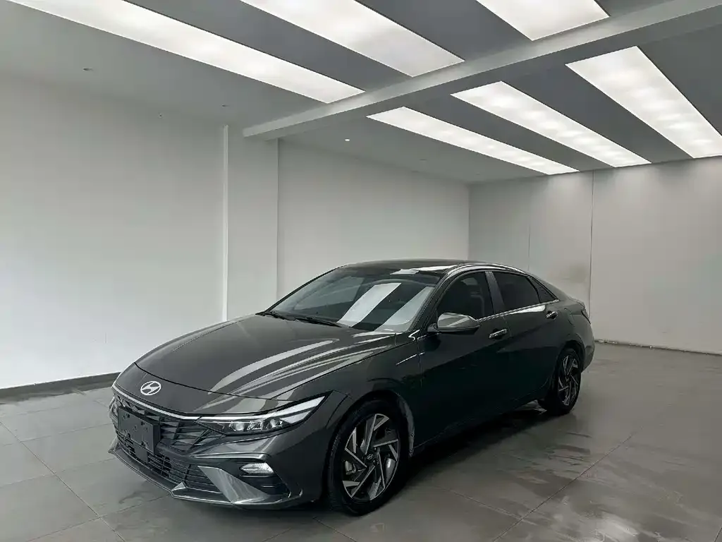 Hyundai Elantra 2024