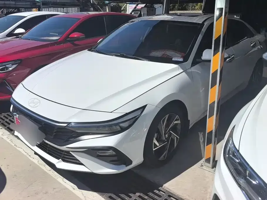 Hyundai Elantra 2024