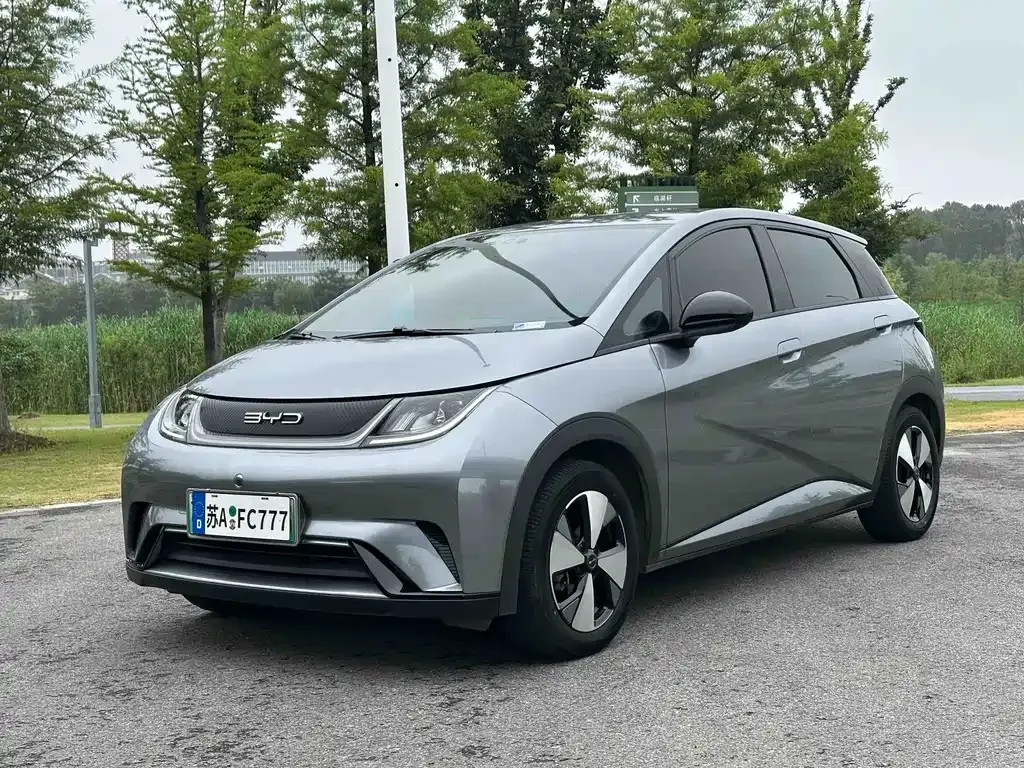 BYD Dolphin 2024