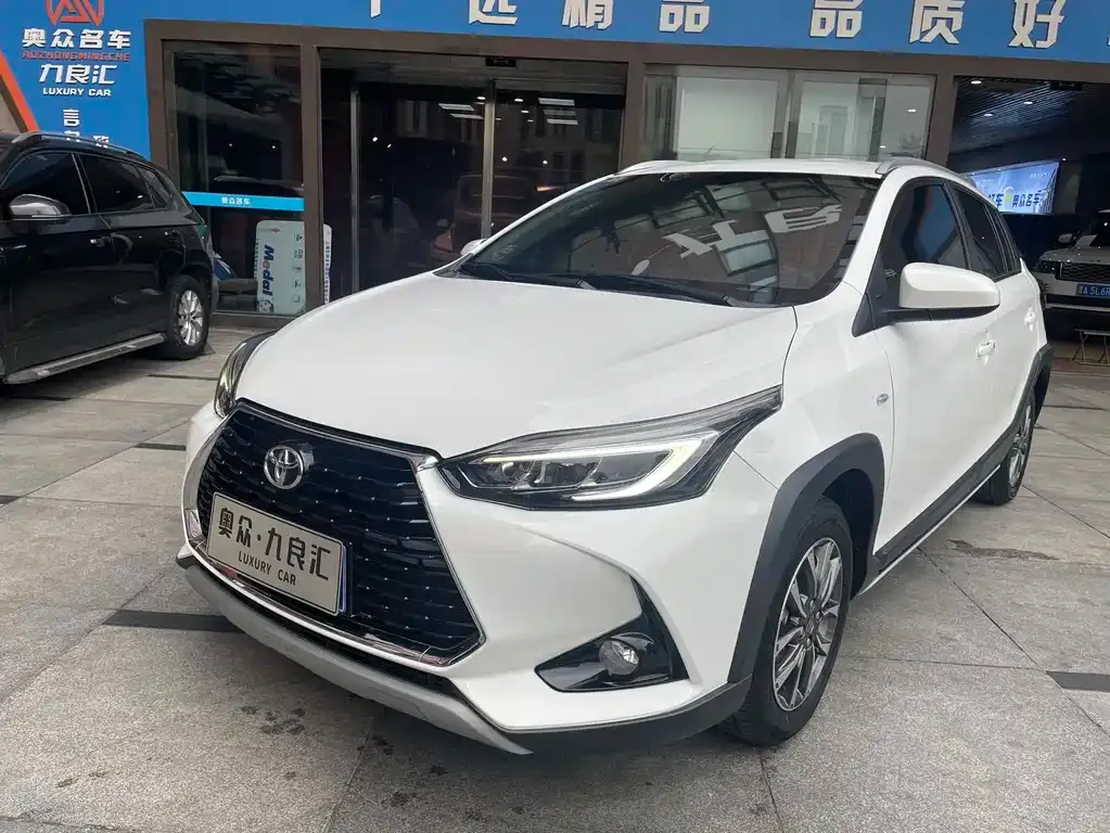 Toyota Yaris L 2023