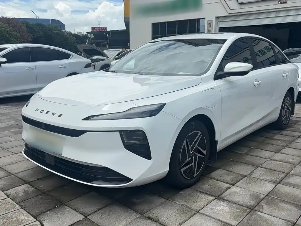 Roewe D6 2025