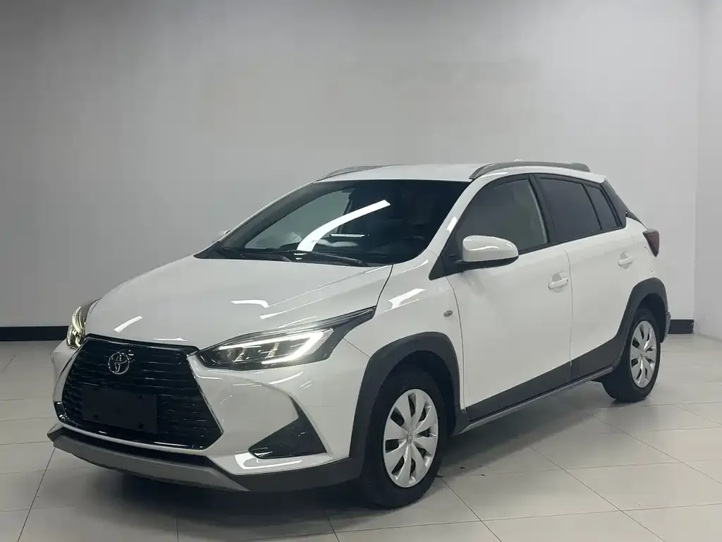 Toyota Yaris L 2023