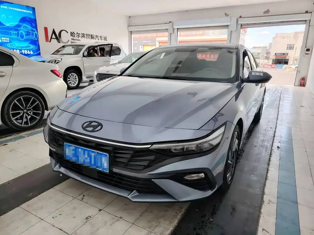 Hyundai Elantra 2024