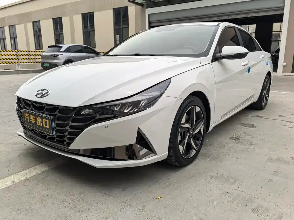 Hyundai Elantra 2023
