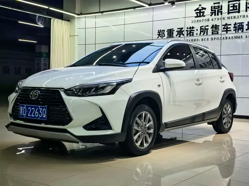 Toyota Yaris L 2023