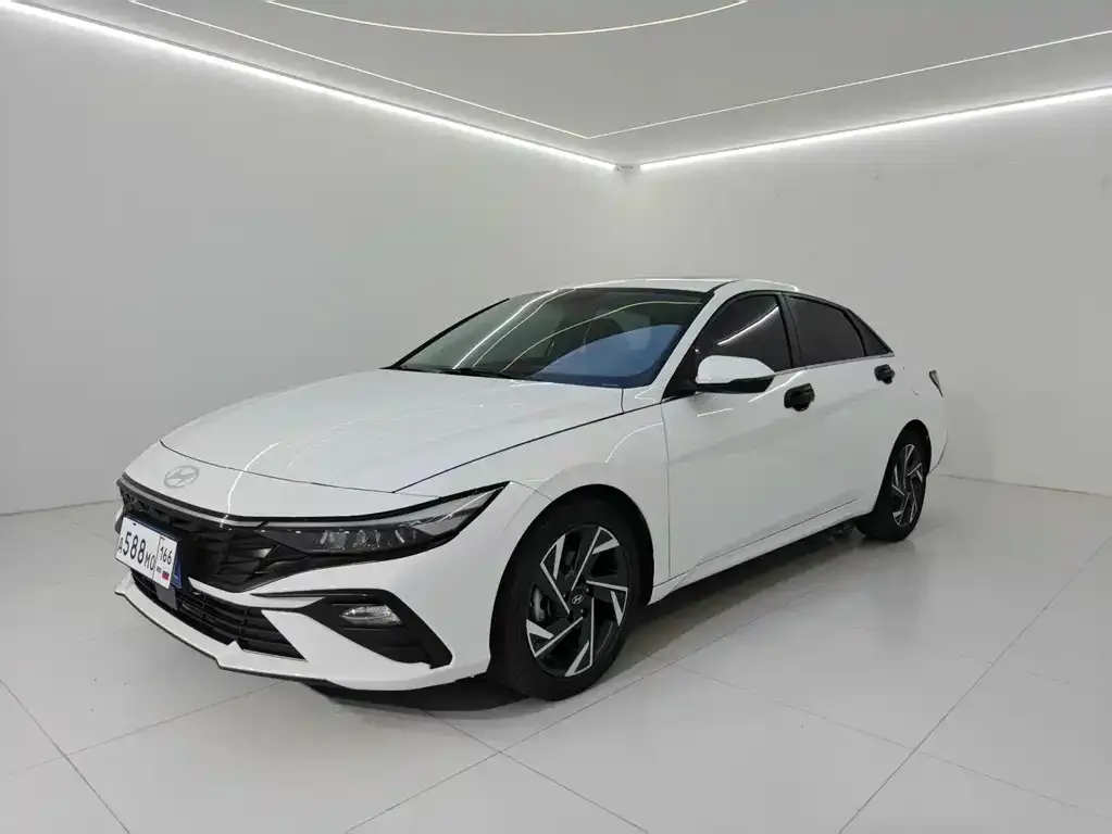Hyundai Elantra 2024