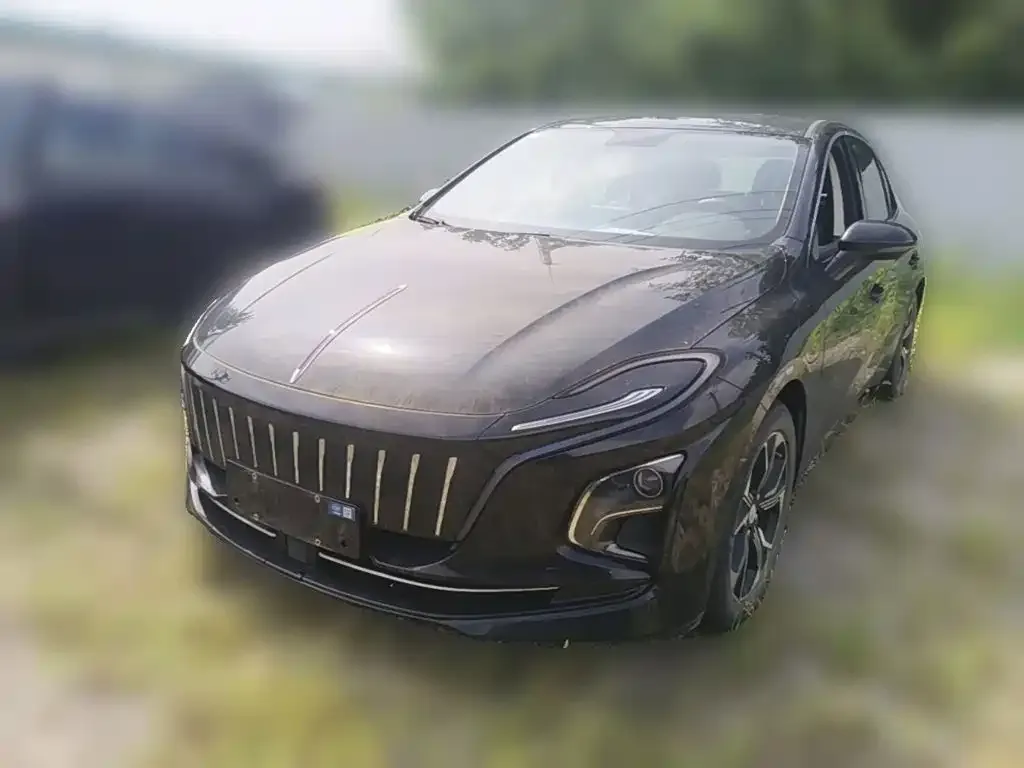 Hongqi E-QM5 2024