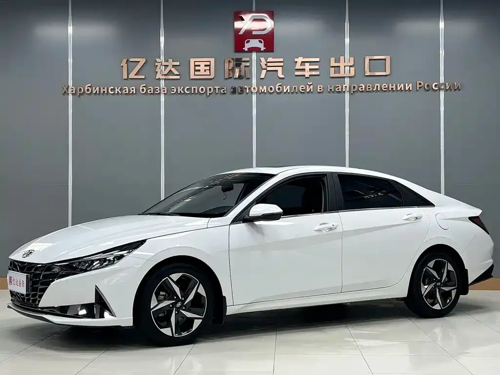 Hyundai Elantra 2022